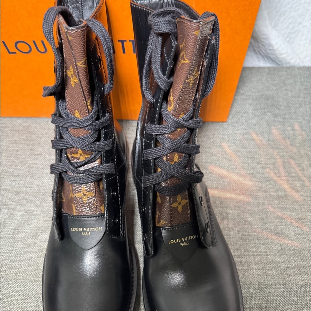 Louis Vuitton Black Leather Sole - Picture 6 of 6